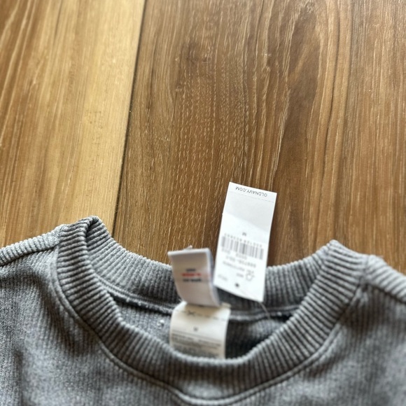 Old Navy women’s gray exhale seamless fitted rib Long Sleeve Top size medium NWT - Picture 4 of 5